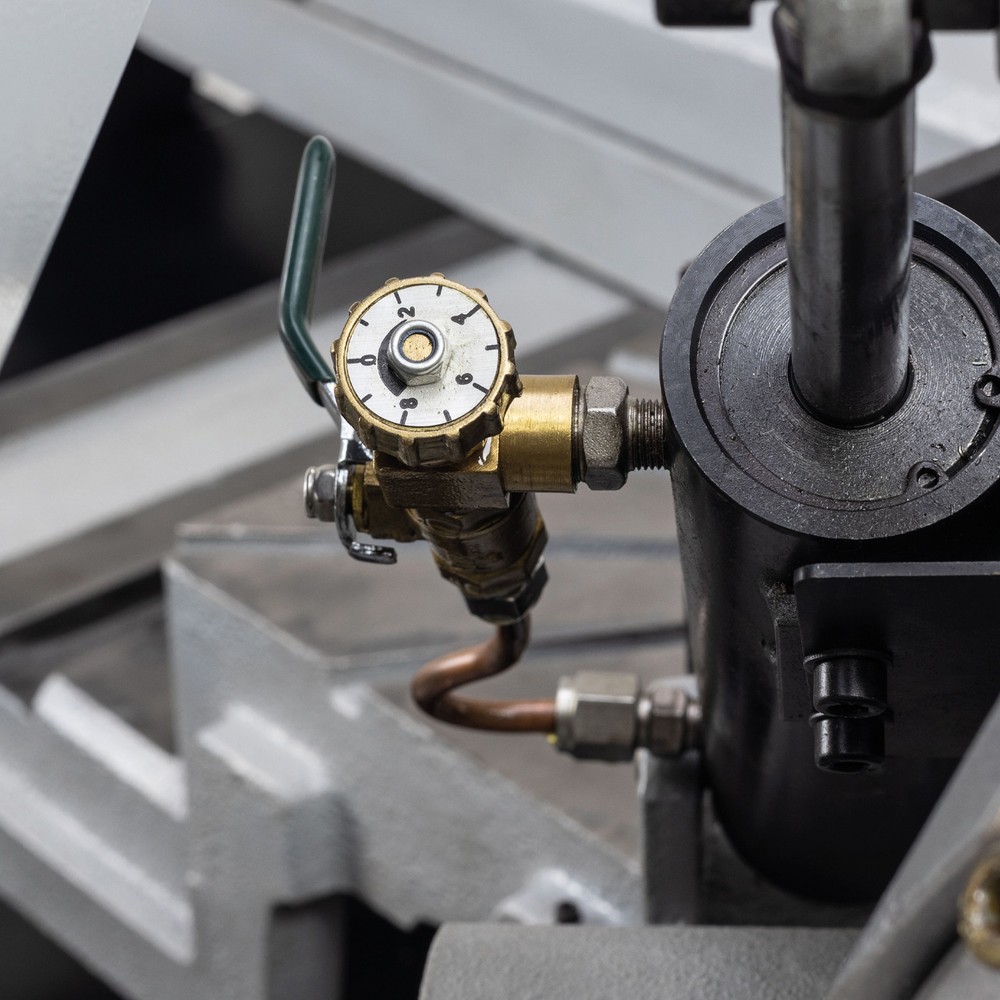 SIP 15 Swivel Head Manual  Auto-Cut Metal Bandsaw  01530